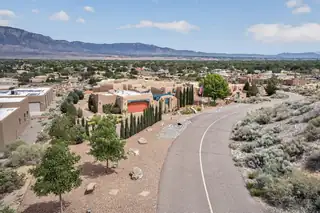 480 Valle Vista Road 