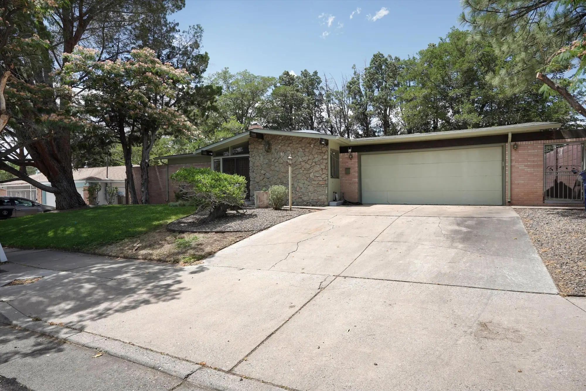 11501 Golden Gate Avenue NE