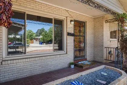 2713 Valencia Drive NE, Albuquerque