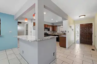 2404 Sandler Drive NE 