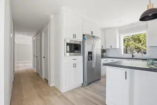 56 Thomas Road 