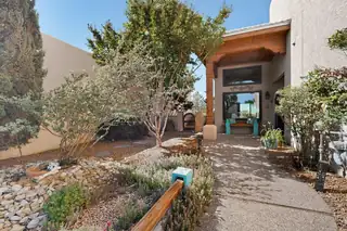 4508 Tres Vistas Road NW 