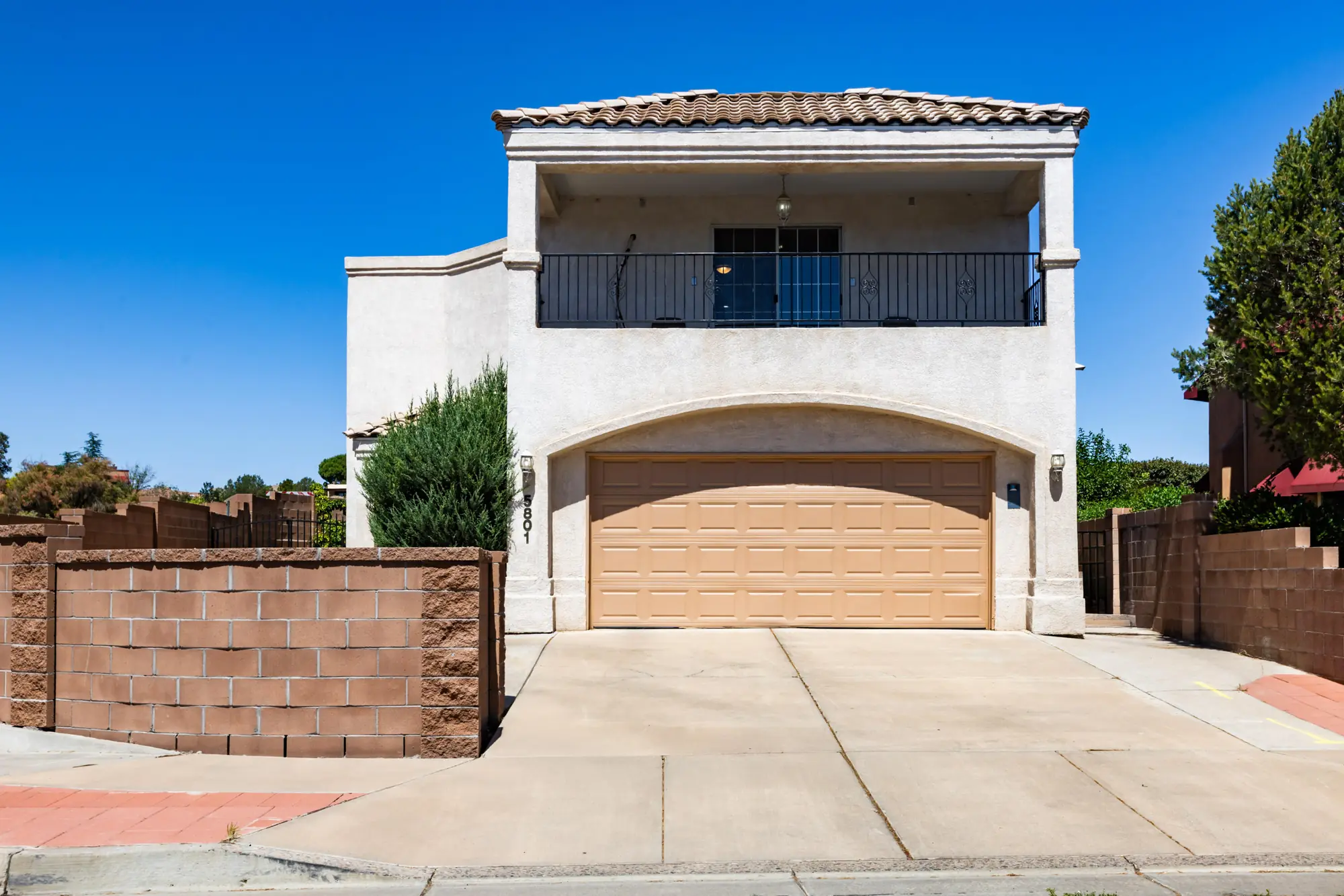 5801 Tres Vistas Court NW