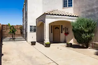 5801 Tres Vistas Court NW 
