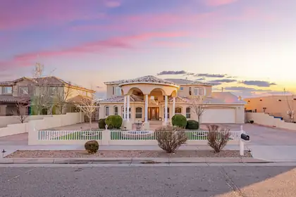 2304 La Vista Court NW, Albuquerque