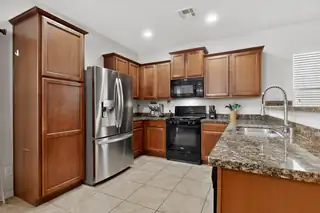 1818 Buckskin Loop NE 