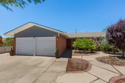 10405 Mazatlan Drive NE, Albuquerque