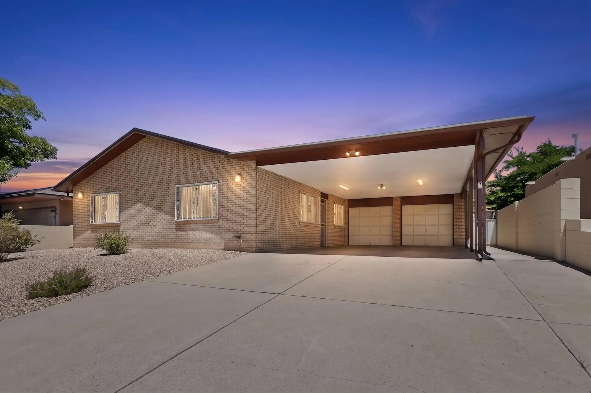 2412 Hiawatha Drive NE