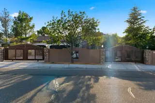 3723 Alamogordo Drive NW 
