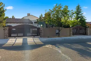 3723 Alamogordo Drive NW 