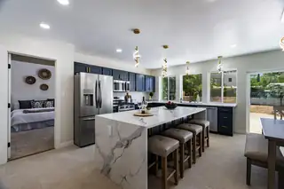 701 Solano Drive SE 