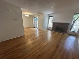 19 Lakeshore Drive NE 