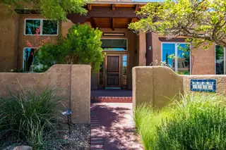 1901 Via Del Sol NE 