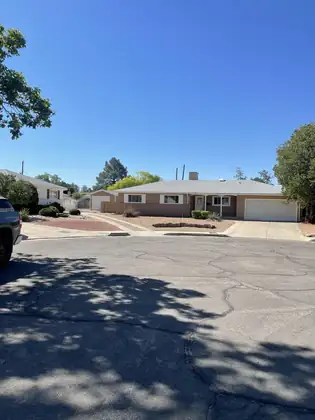 6716 Dodd Place NE, Albuquerque