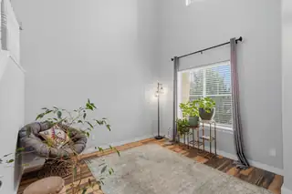 529 Loma Linda Loop NE 