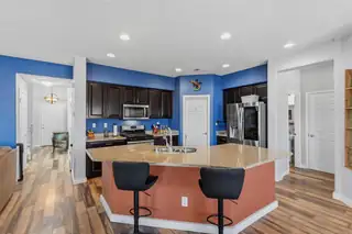 529 Loma Linda Loop NE 