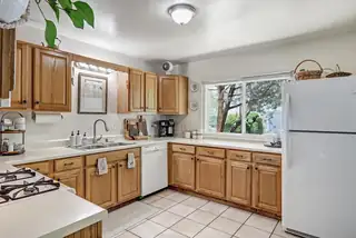 10424 Princess Jeanne Avenue NE 
