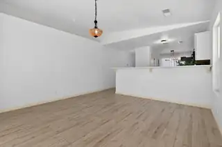 935 Peacock Drive SW 