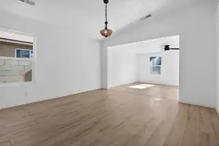935 Peacock Drive SW 