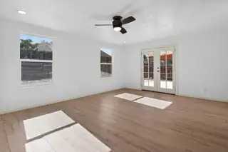 935 Peacock Drive SW 
