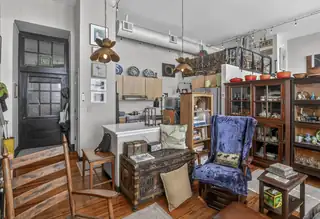 301 Central Avenue NE 302 