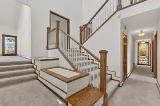 18 Boulder Lane 