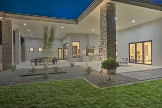 18 Chamisa Road 