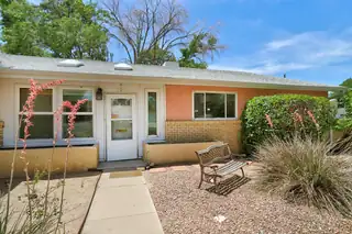 421 La Veta Drive NE 