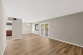 915 Country Club Drive SE APT H 