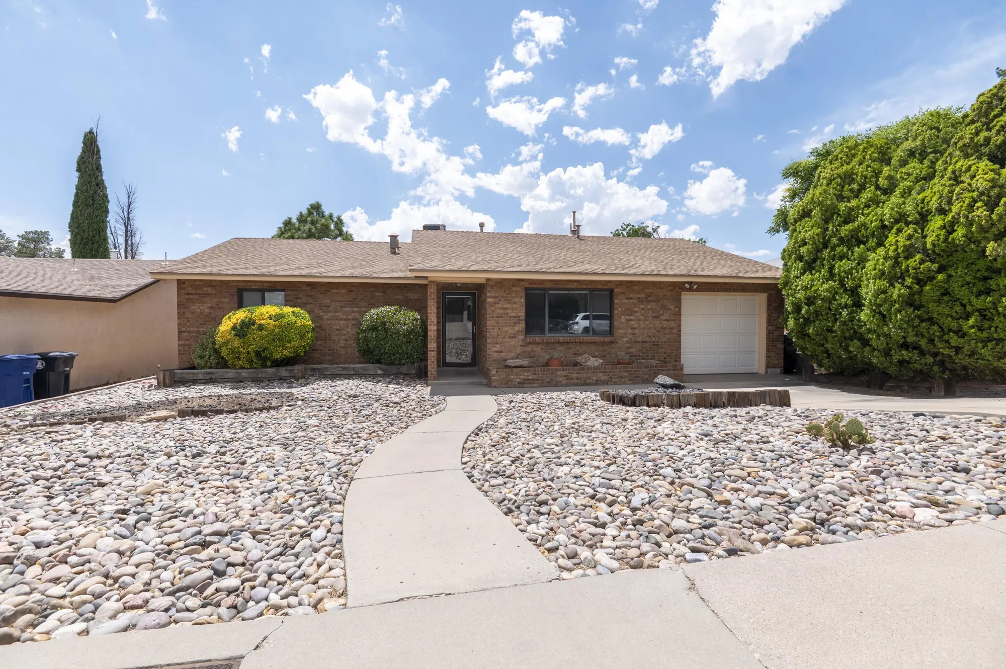 1505 Willys Knight Drive NE