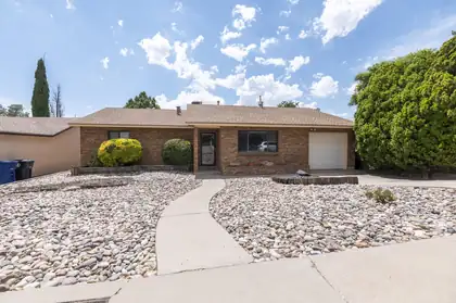1505 Willys Knight Drive NE, Albuquerque 