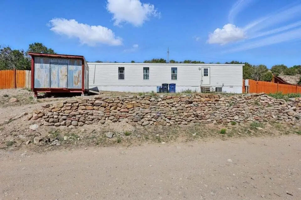 33 Tres Hermanos Road