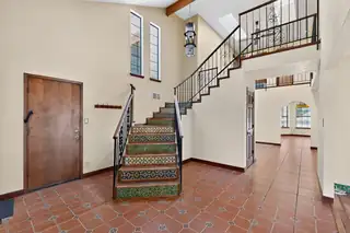 4908 Calle De Luna NE 