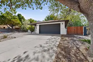 2704 Palo Alto Drive NE 