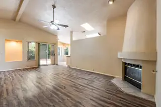 10916 Griffith Park Drive NE 