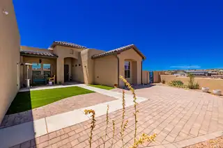 5900 Lilac Place NE 
