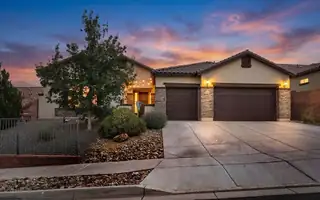 3812 Tierra Vista Place NE 