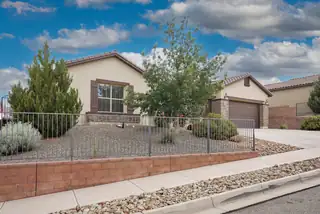 3812 Tierra Vista Place NE 