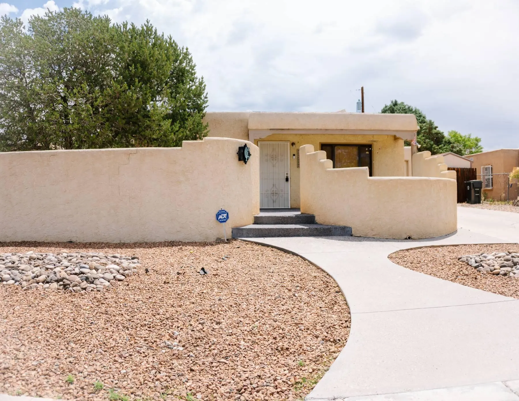 2430 Palomas Drive NE