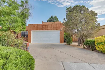 6016 Whisperwood Court NE, Albuquerque