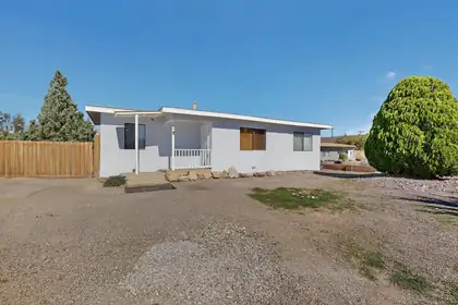 165 Hilton Avenue NW, Albuquerque 