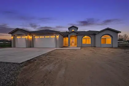 9 Leibel Court, Los Lunas 