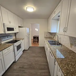 214 Wellesley Drive SE 