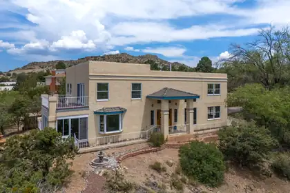 911 Warm Sands Drive SE, Albuquerque