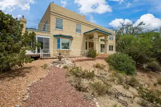 911 Warm Sands Drive SE 
