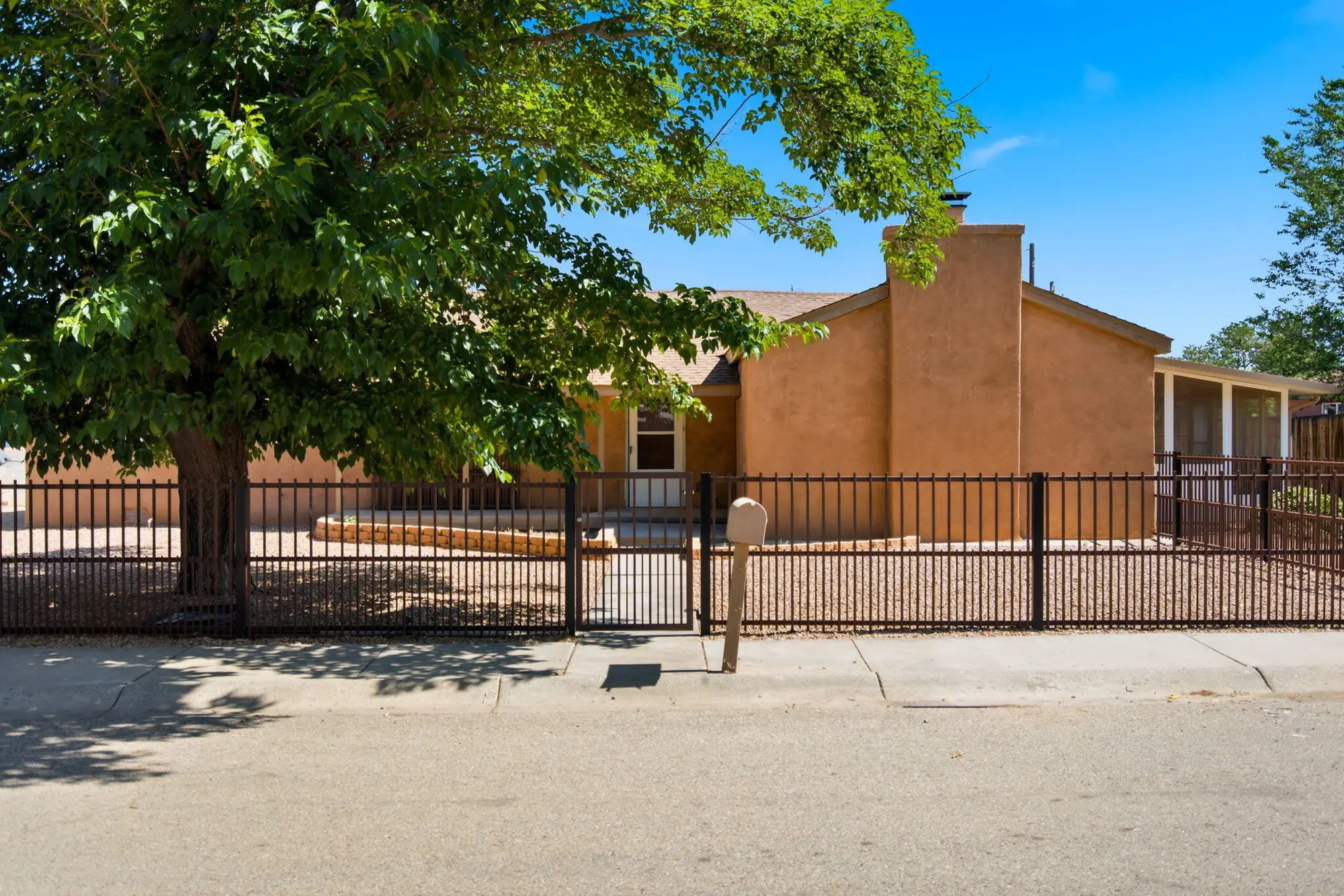 105 Green Valley Road NW