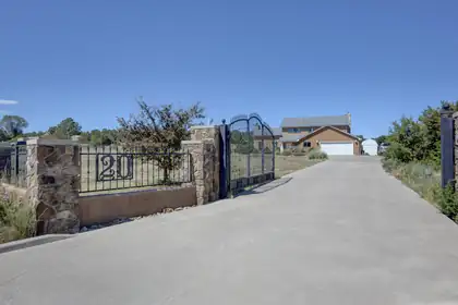 20 Steeplechase Drive, Tijeras 
