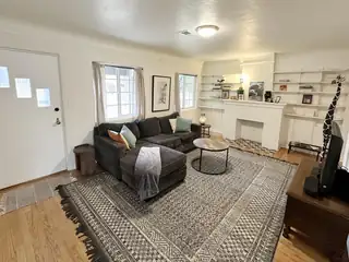 801 Solano Drive NE 