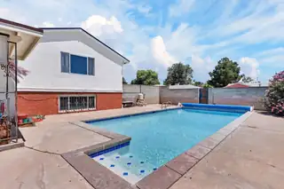 3901 Madeira Drive NE 