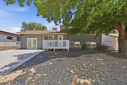 2722 June Street NE, Albuquerque